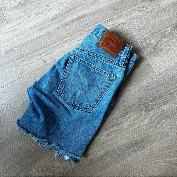 Levi’s 501 Long Short - Picture 2 of 10